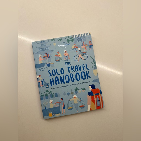 Blue Solo Travel Handbook - Picture 1 of 1